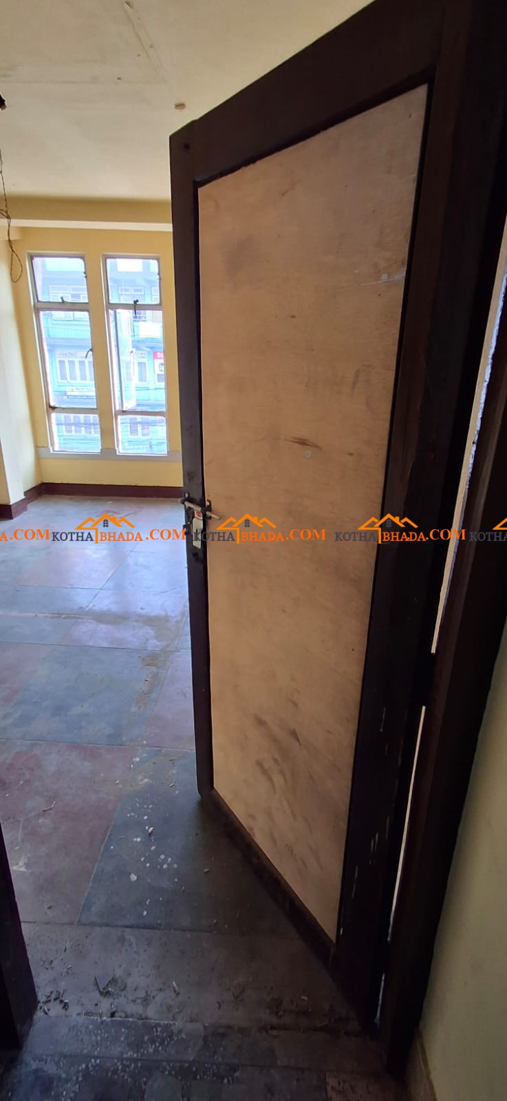 Single room available for rent for Godoen or Office